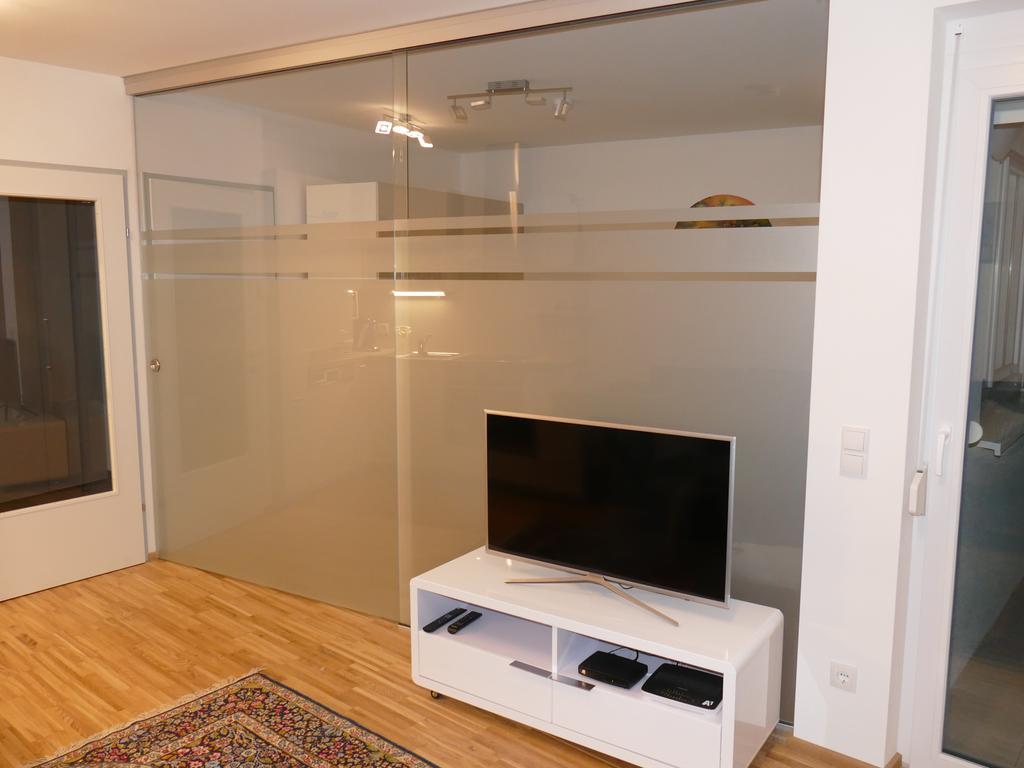Chads City Apartment Mit Tiefgarage Free Parking Graz Bagian luar foto