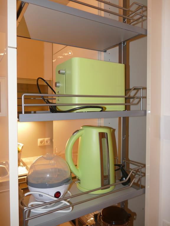Chads City Apartment Mit Tiefgarage Free Parking Graz Bagian luar foto