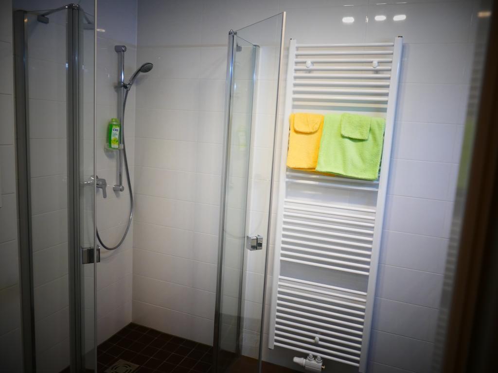 Chads City Apartment Mit Tiefgarage Free Parking Graz Bagian luar foto
